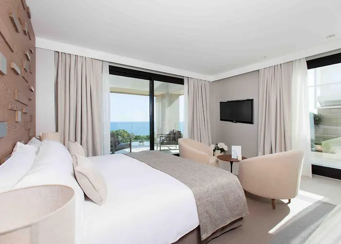 The Oasis By Don Carlos Resort (Adults Only) Marbella